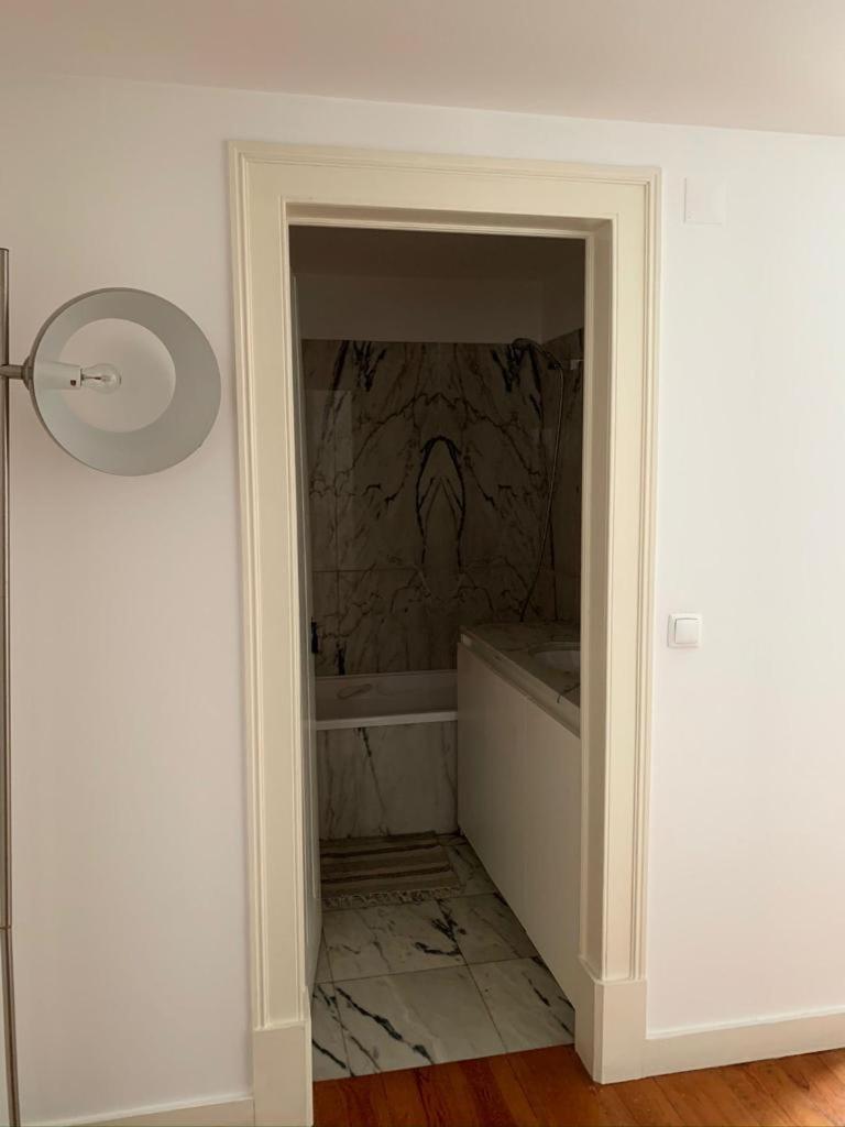 Quarto em Acomodações Particulares No Chiado